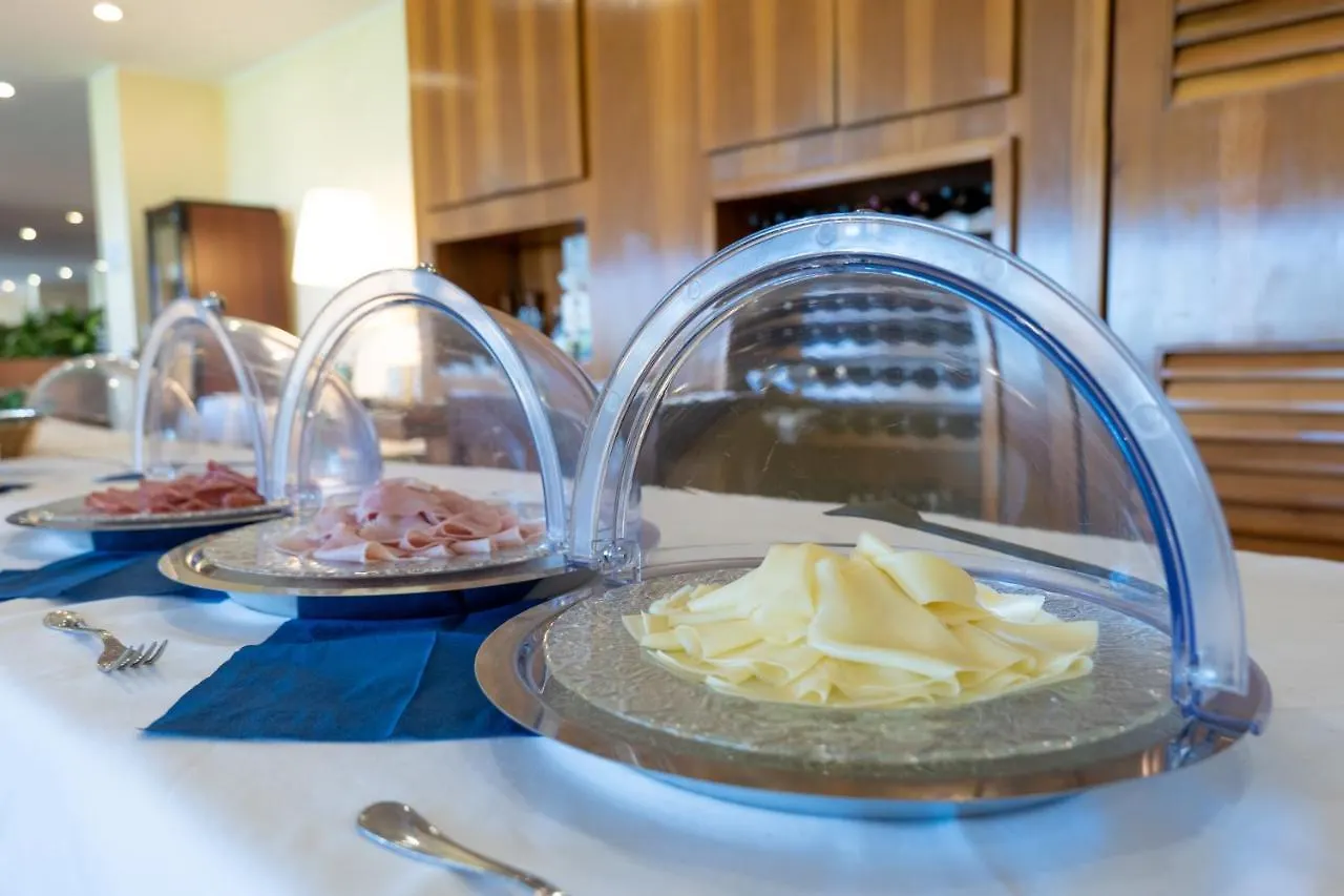 Golf Hotel La Pinetina Appiano Gentile 3*,  Italy